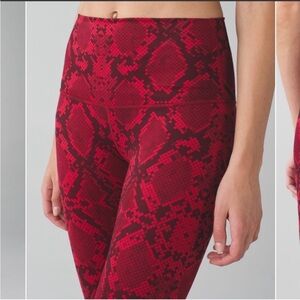 Lululemon Wunder Under‎ Red Snake Print Athletic Leggings